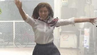 娱乐吃瓜酱踩井盖,揭秘娱乐圈背后的惊险瞬间